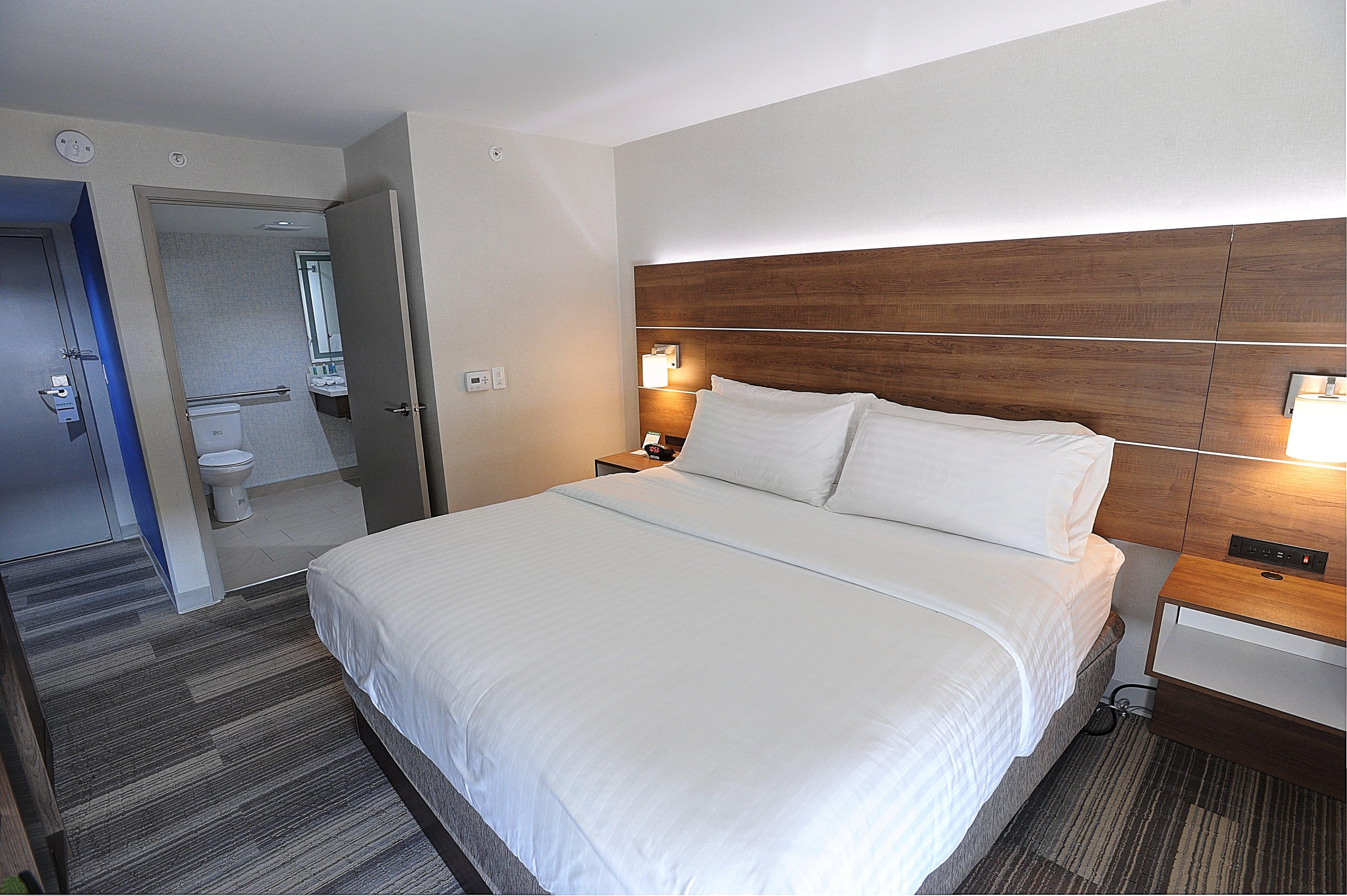 Holiday Inn Express & Suites Toronto Airport West By Ihg Μισισάουγκα Εξωτερικό φωτογραφία