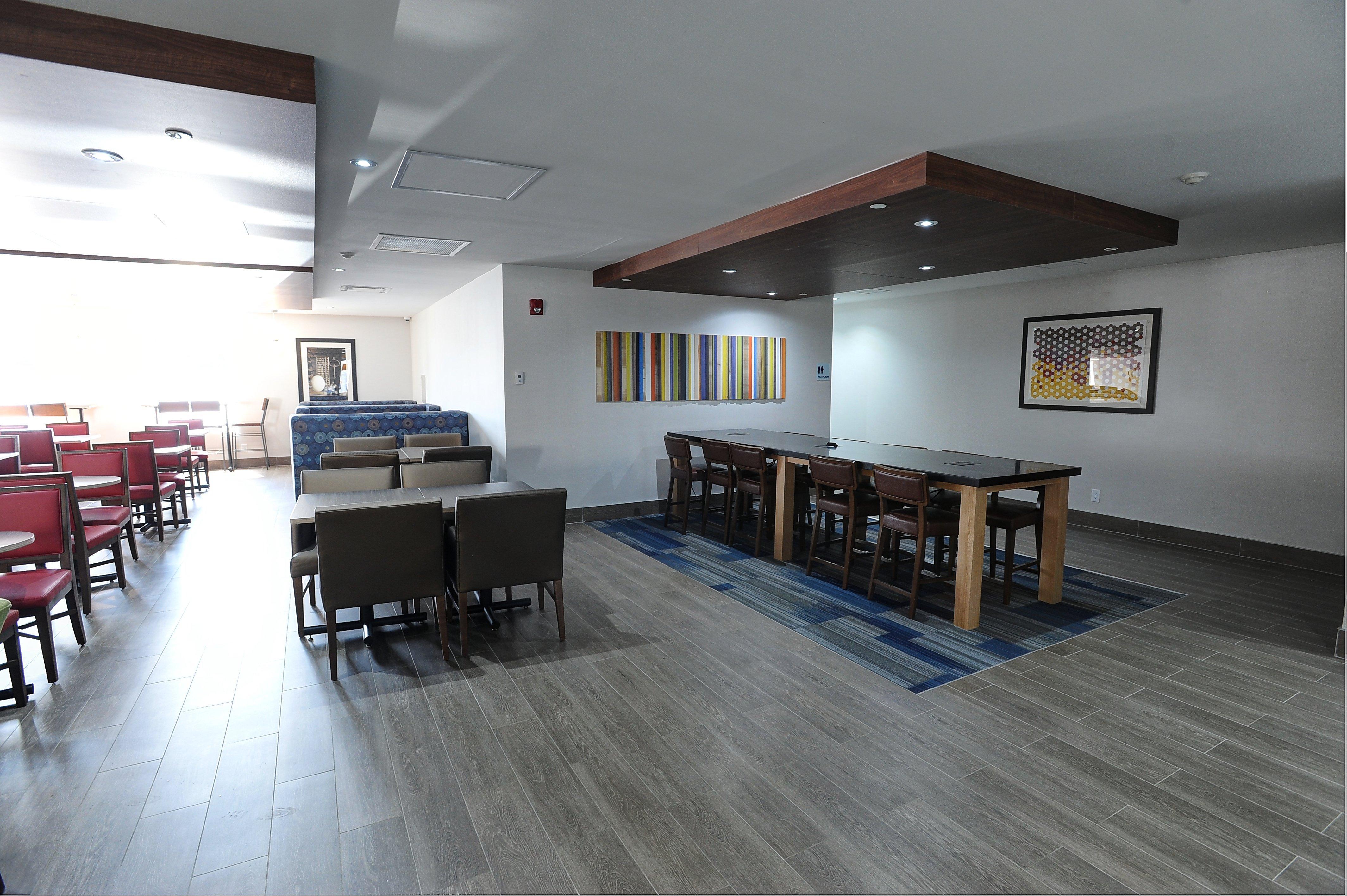 Holiday Inn Express & Suites Toronto Airport West By Ihg Μισισάουγκα Εξωτερικό φωτογραφία