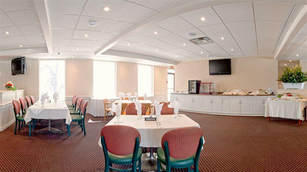 Holiday Inn Express & Suites Toronto Airport West By Ihg Μισισάουγκα Εξωτερικό φωτογραφία